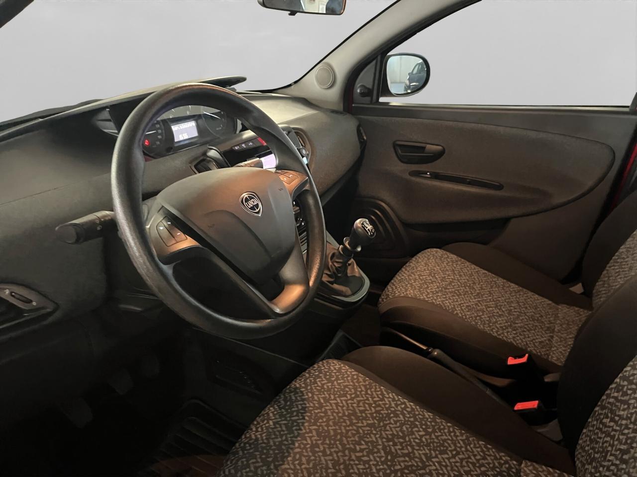Lancia Ypsilon 1.0 FireFly 5 porte S&S Hybrid Ecochic Silver 70CV