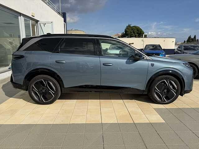 Peugeot 5008 motore elettrico (73kWh) 210 CV GT