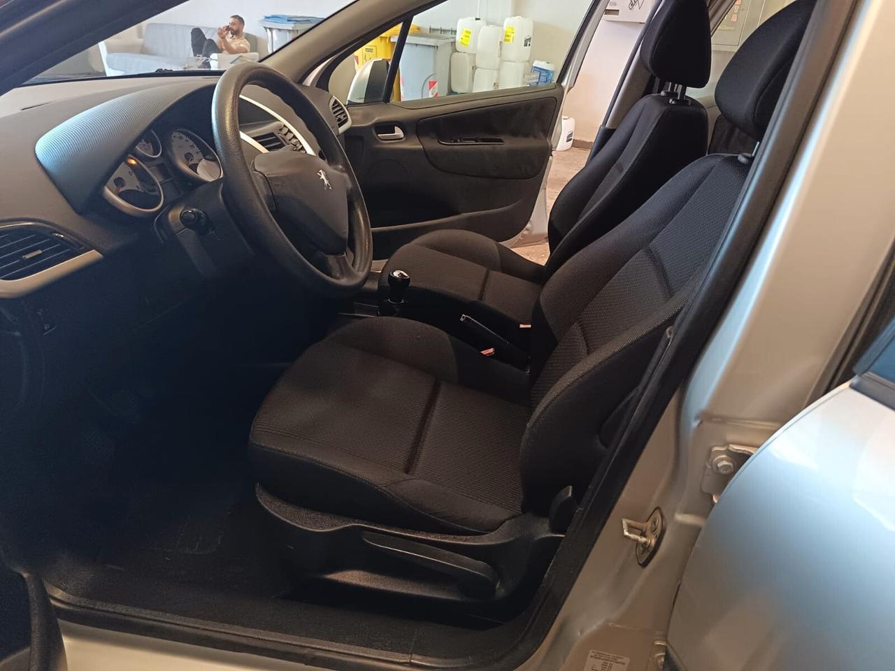 Peugeot 207 1.4 2010 HDI 70CV XS 5P Unicoproprietario Km 149.000 Distribuzione Fatta