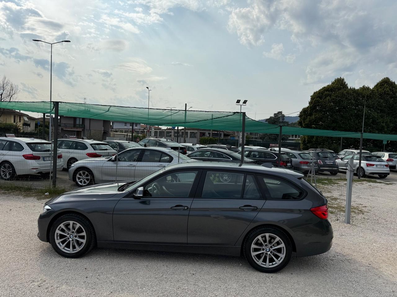 Bmw 320 320d xDrive Touring Sport navi Led Top Uniprop Euro6b