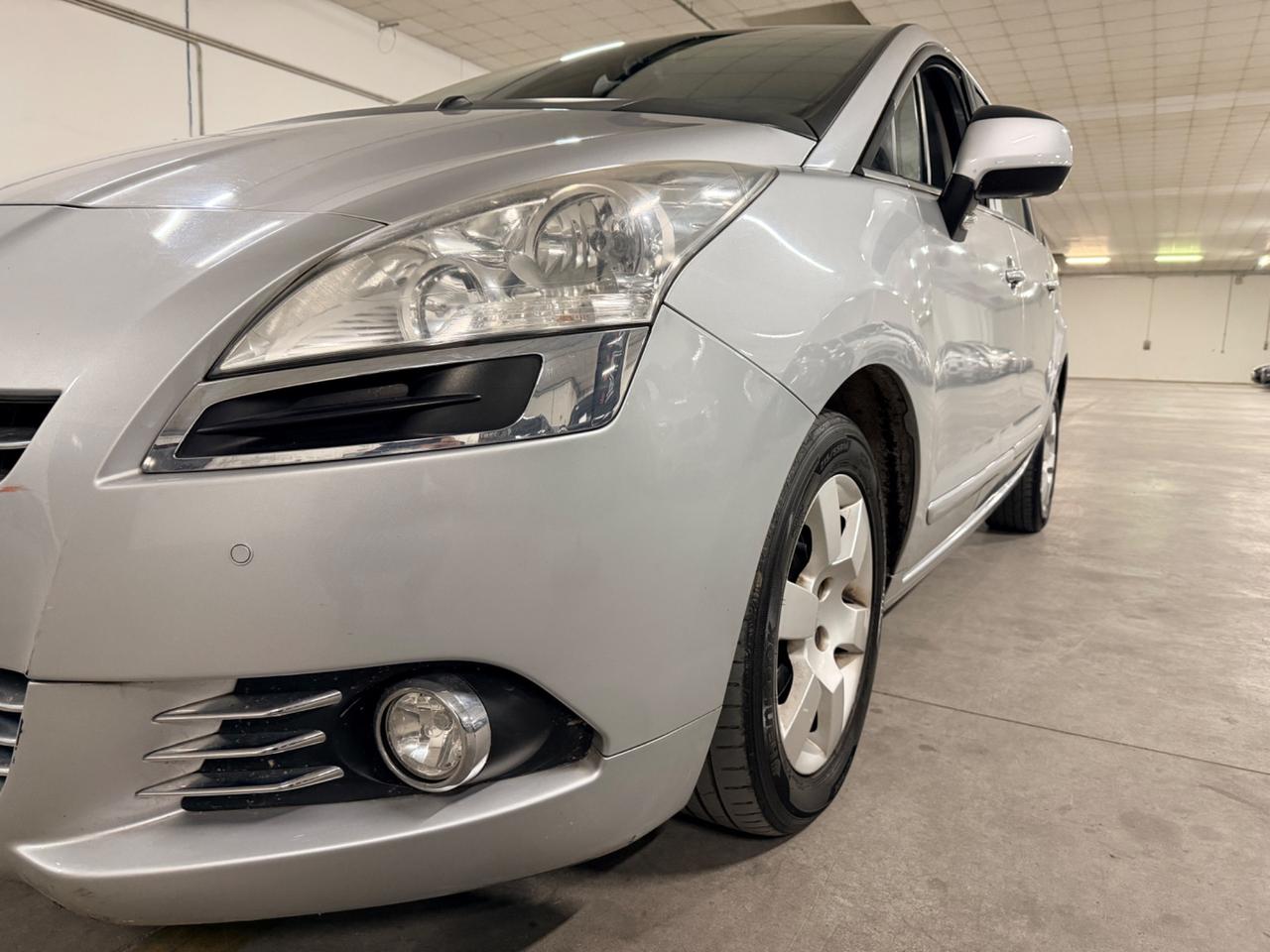 Peugeot 5008 1.6 e-HDi 112CV Stop&Start cambio robotizzato Active