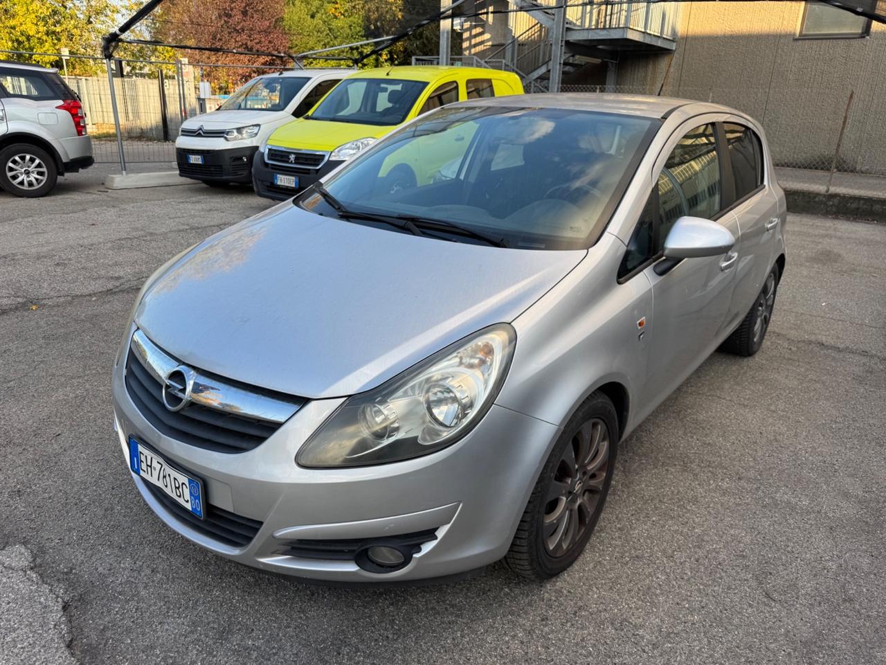 Opel Corsa 1.2 5 porte Cosmo