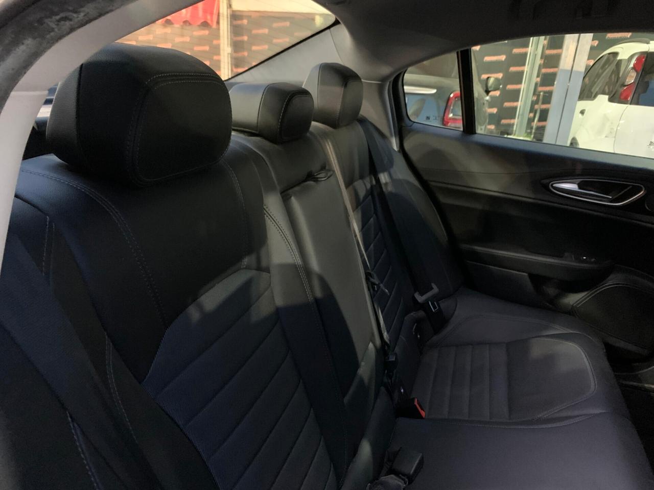 Alfa Romeo Giulia 2.2 Turbodiesel 180 CV Business Sport