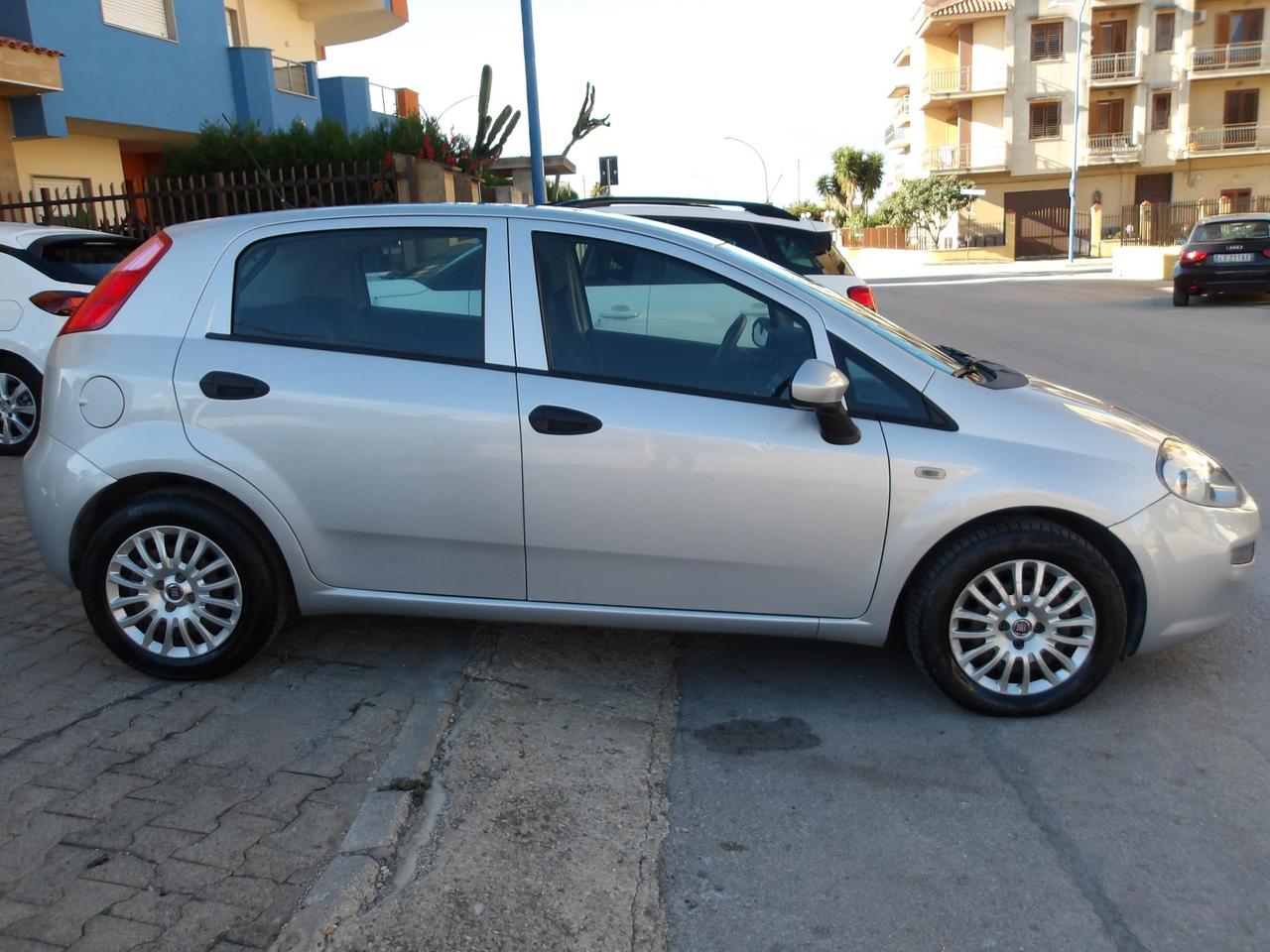 FIAT PUNTO 1.3 MJT II 75 CV 5 porte Street