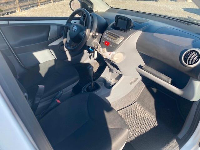 Toyota Aygo 1.0 12V VVT-i 5 porte Sol Connect