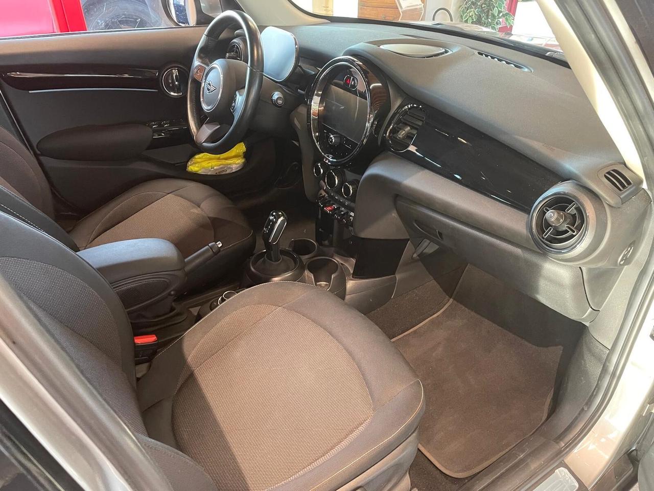 Mini 1.5 Cooper SOLO 16.300 KM