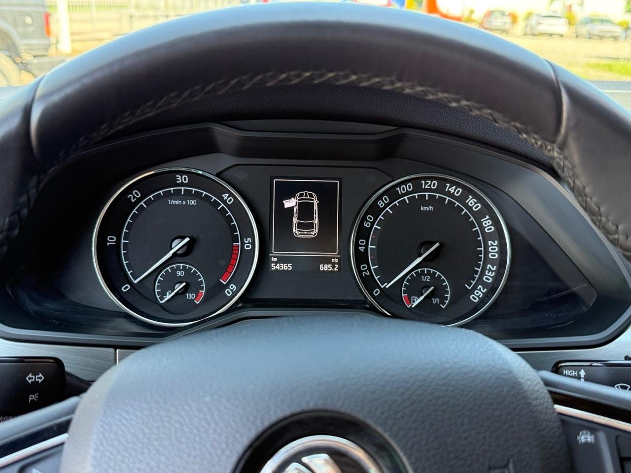 Skoda Superb 2.0 TDI 150 CV SCR 4x4 TG UFFICIALI