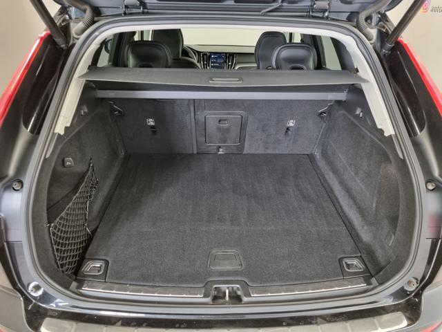 VOLVO XC60 B5 (d) AWD Geartronic Momentum Pro