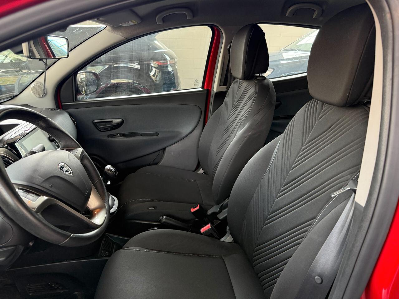 Lancia Ypsilon 1.0 FireFly 5 porte S&S Hybrid Ecochic Gold