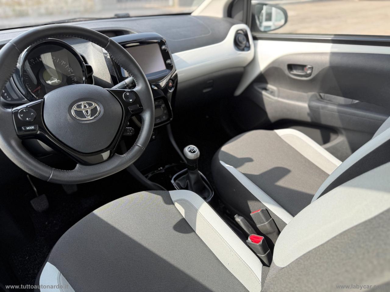 TOYOTA Aygo 1.0 VVT-i 69 CV 5p. x-wave