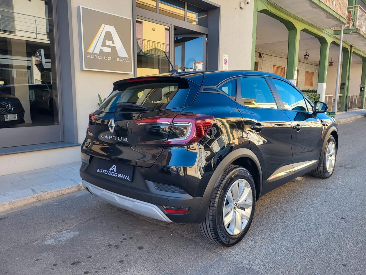 Renault Captur Dci 115 CV Business Pack+Navy+Retrocamera+Km 109800....