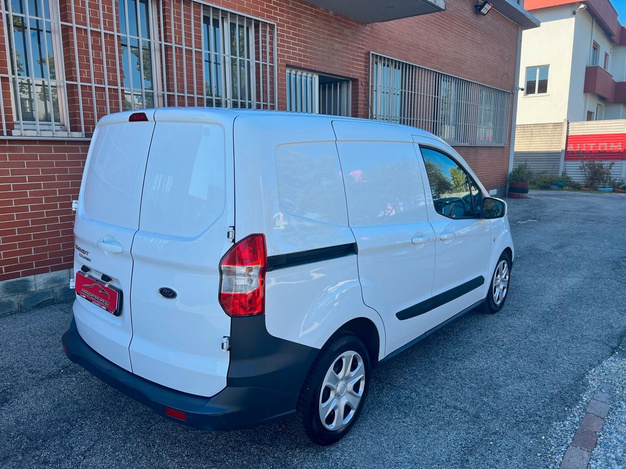 Ford Transit Courier 1.5 TDCI 75CV