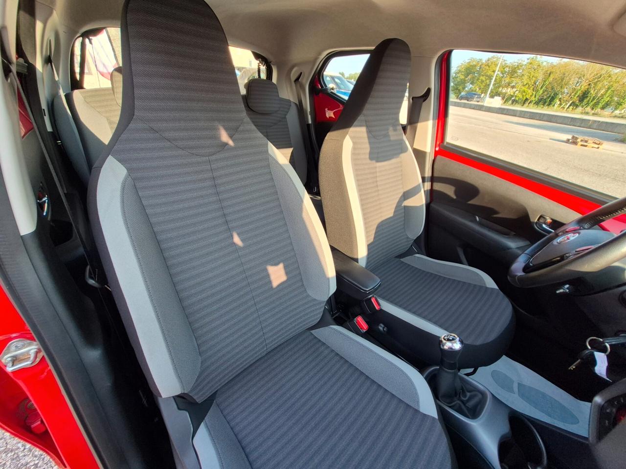 Toyota Aygo 1.0 VVT-i 72 CV 5 porte x-fun