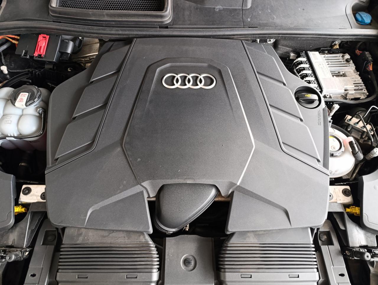 Audi Q8 60 3.0 tfsi e S line Plus quattro tiptronic