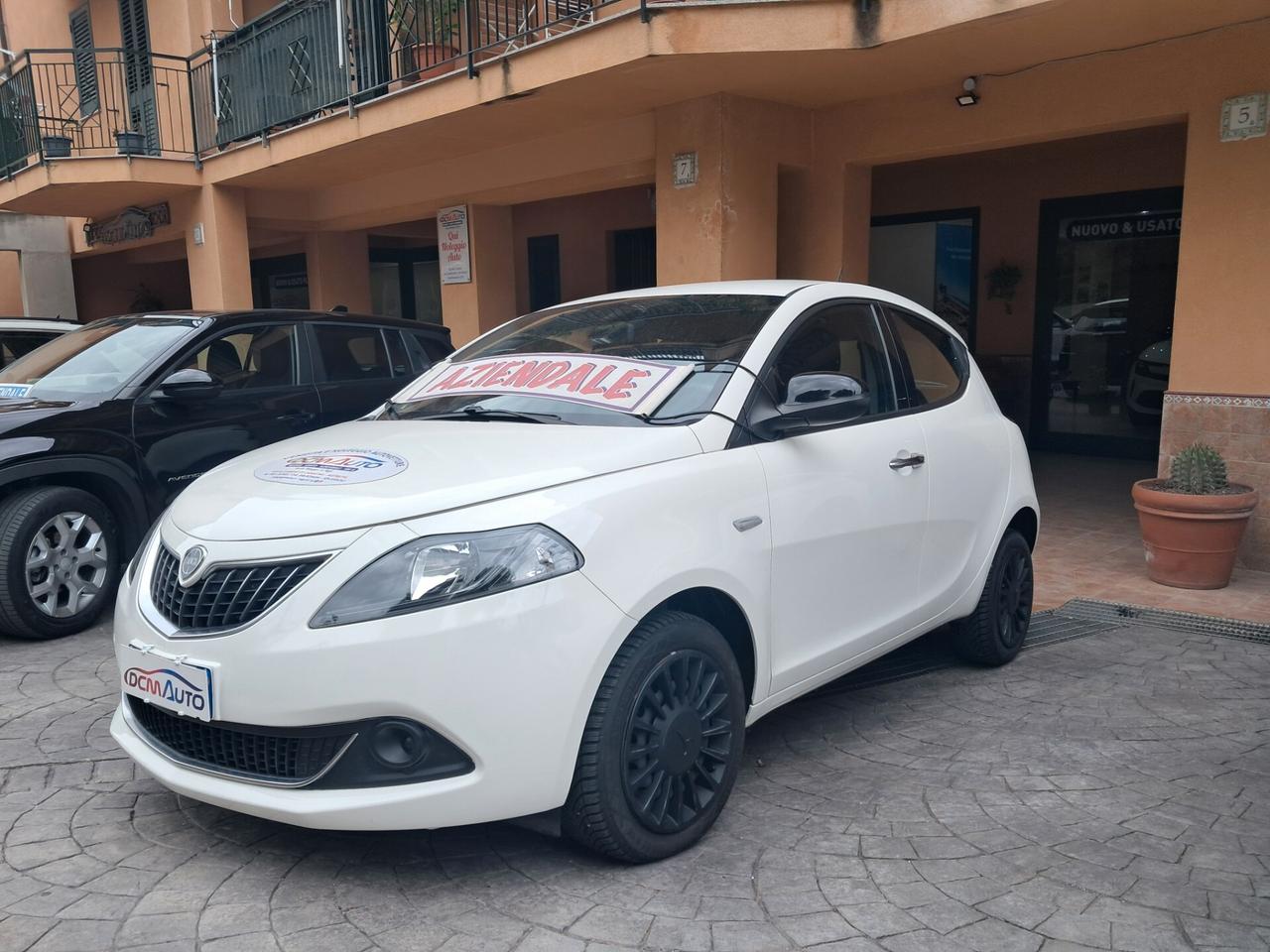 Lancia Ypsilon 1.0 FireFly 5 porte S&S Hybrid Silver