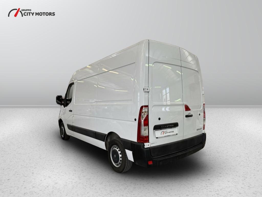 Renault Master T35 2.3 dci 130cv L2H2 E6