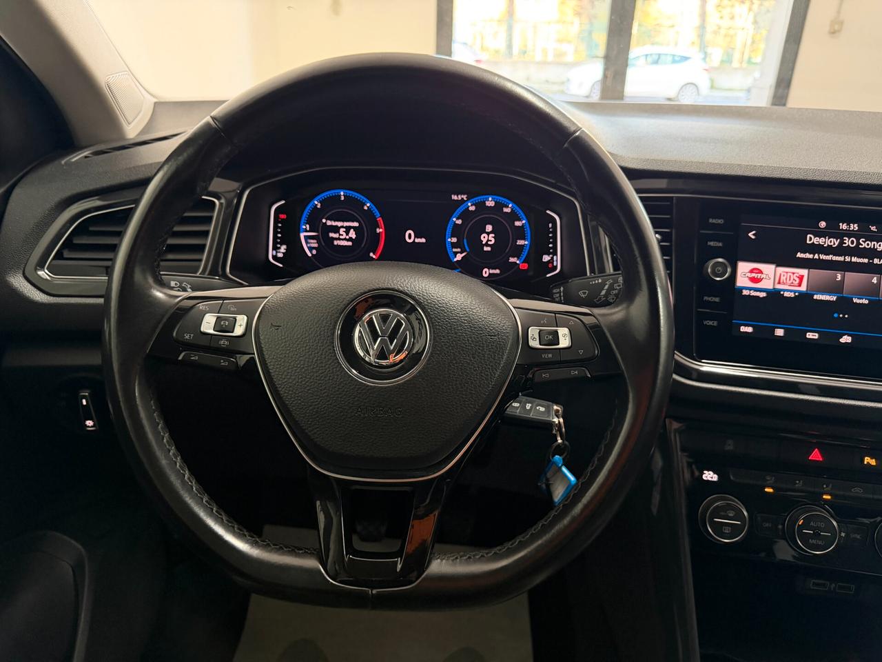 Volkswagen T-Roc 1.6 TDI 116CV SCR R-LINE 17" LED/CAMERA/NAVI