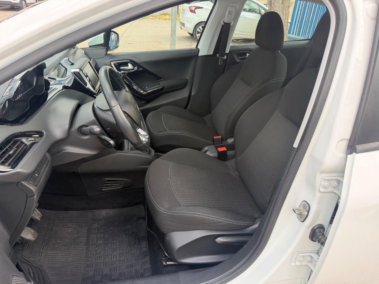 Peugeot 208 1.6 diesel 75 cv 2017