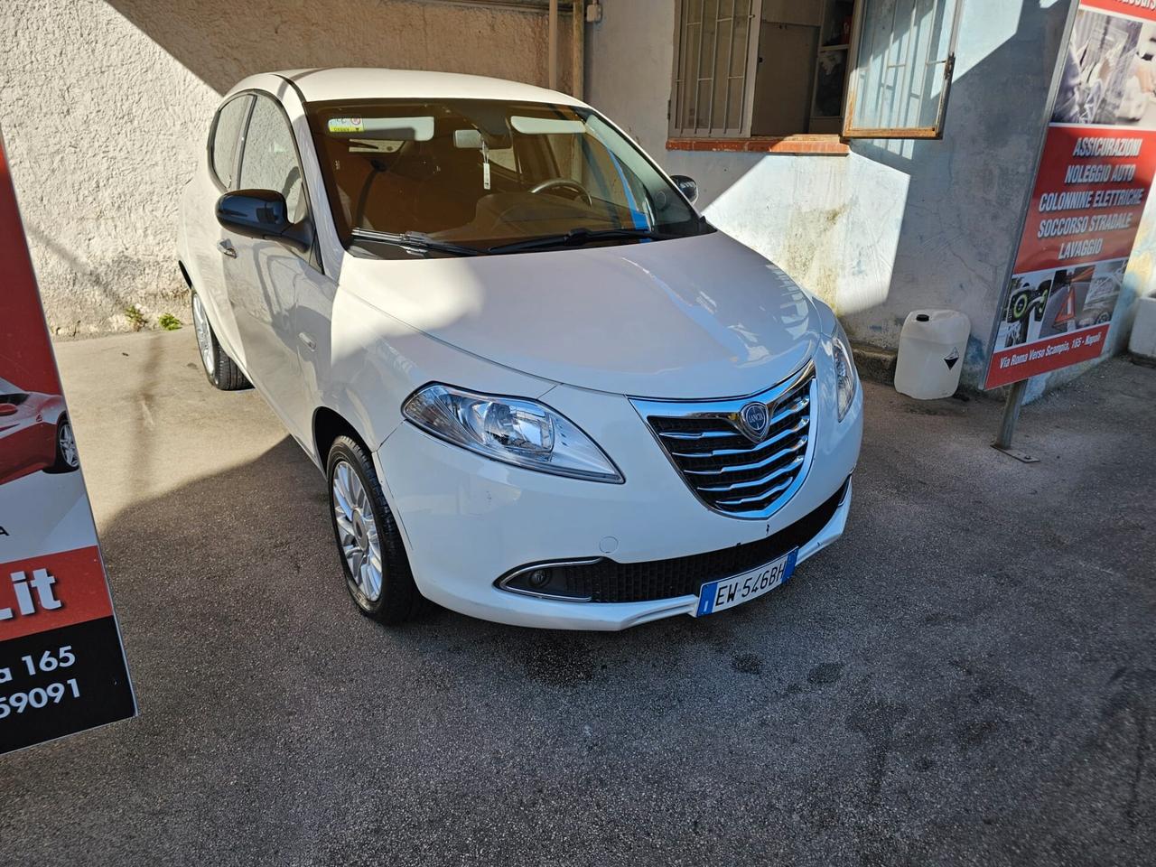 Lancia Ypsilon 0.9 TwinAir 85 CV 5 porte Metano Ecochic Gold