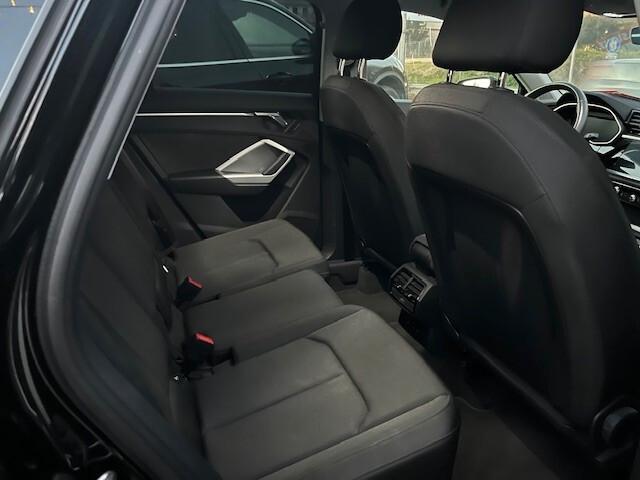 Audi Q3 35 TDI S tronic Business