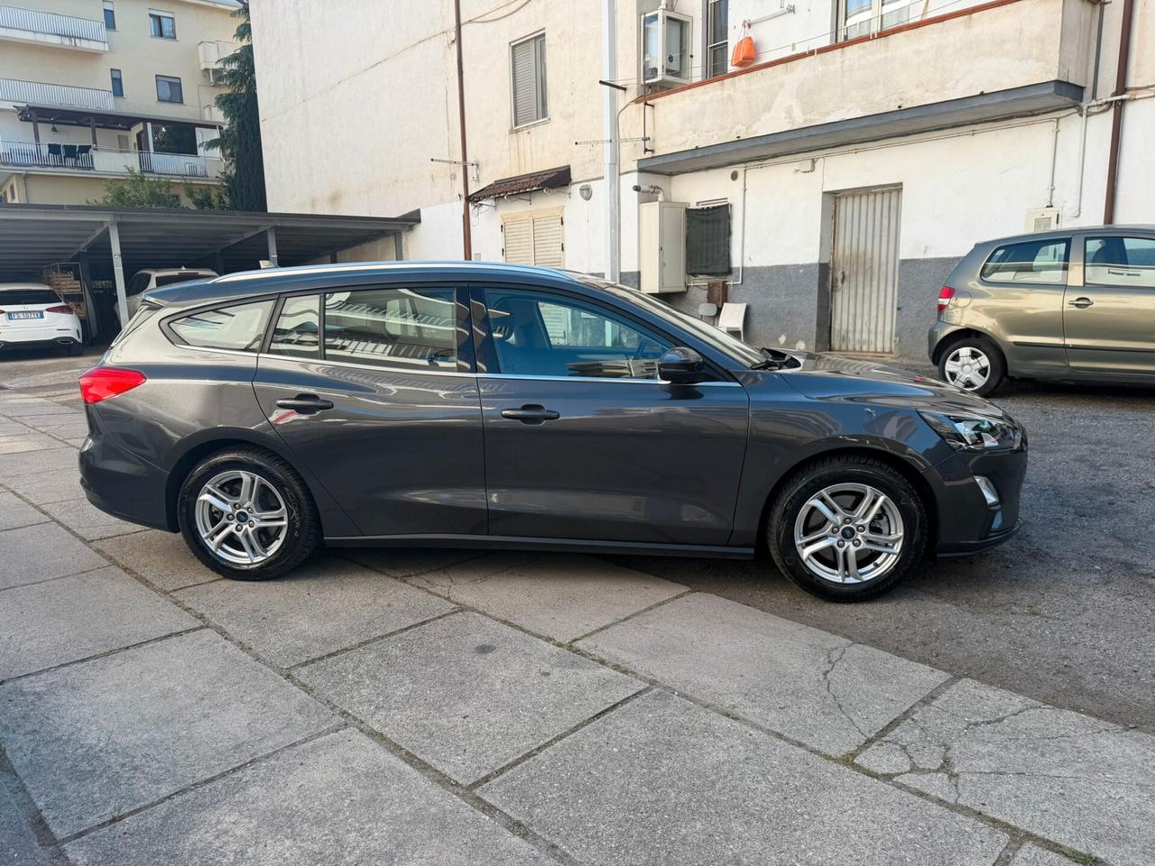 Ford Focus business