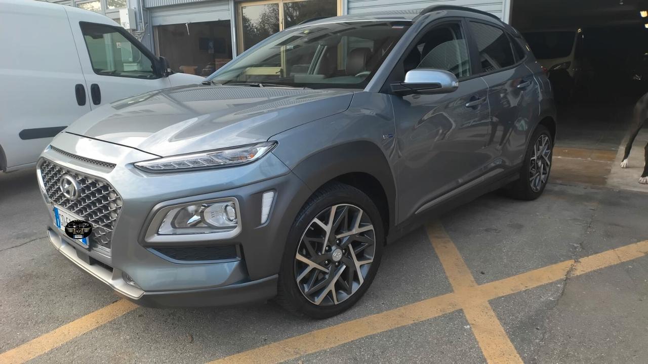 Hyundai Kona adatta a neo patentati