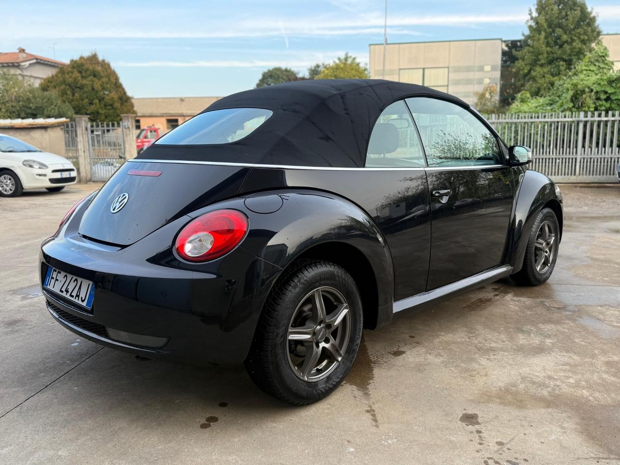 Volkswagen New Beetle 1..4 Cabrio benzina