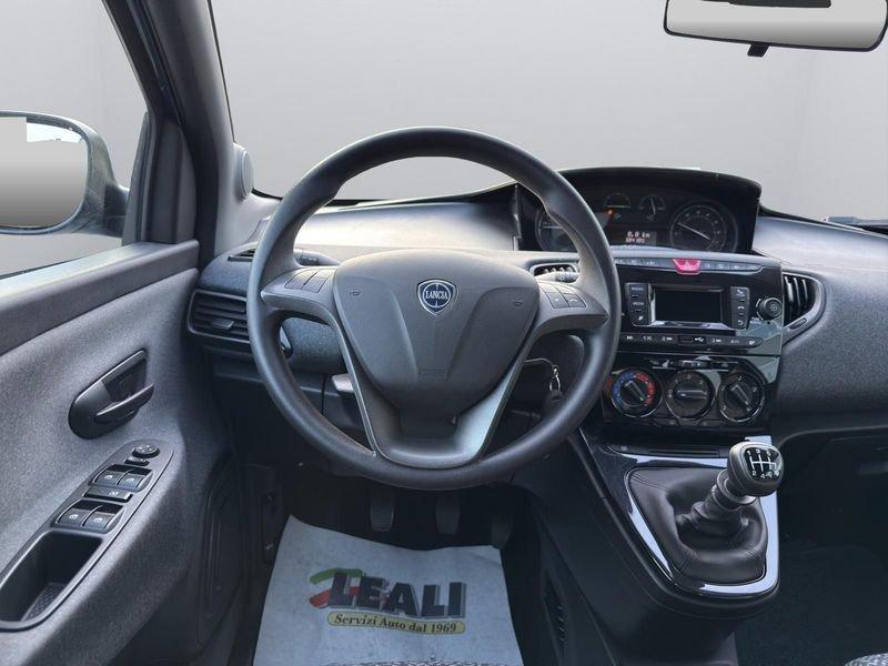 Lancia Ypsilon Ypsilon 5p 1.0 hybrid 70cv 6m Silver Plus