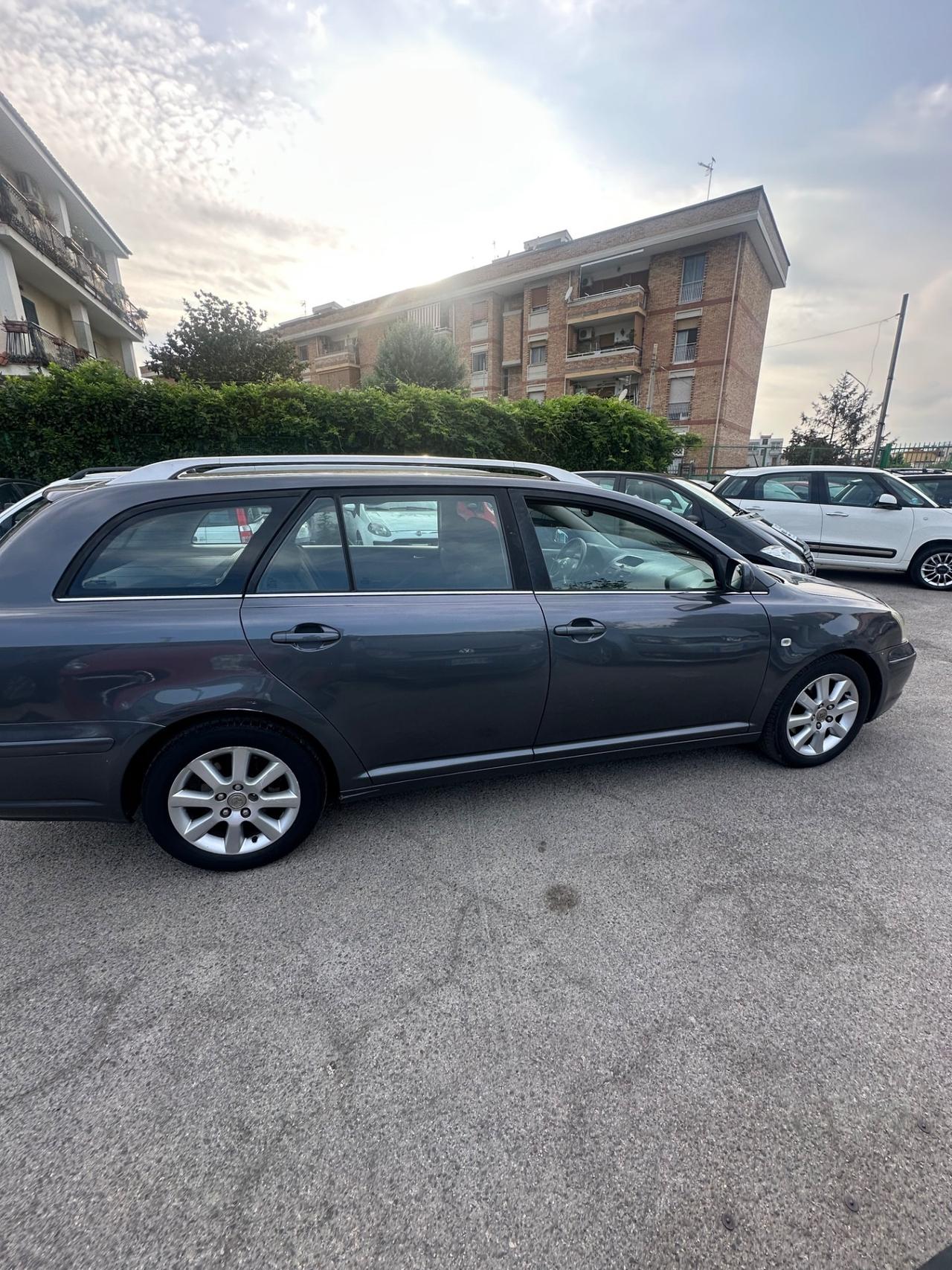Toyota Avensis 2.2 D-4D 16V Station Wagon