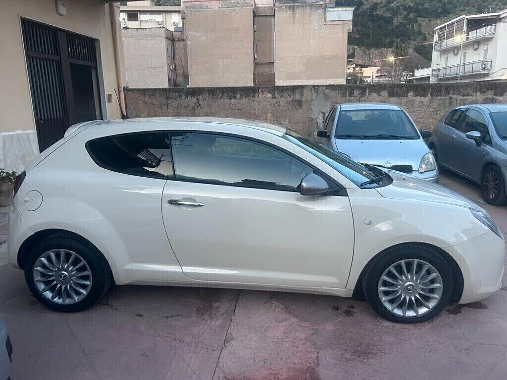 Alfa Romeo MiTo 1.3 JTDm 85 CV Distinctive 2015