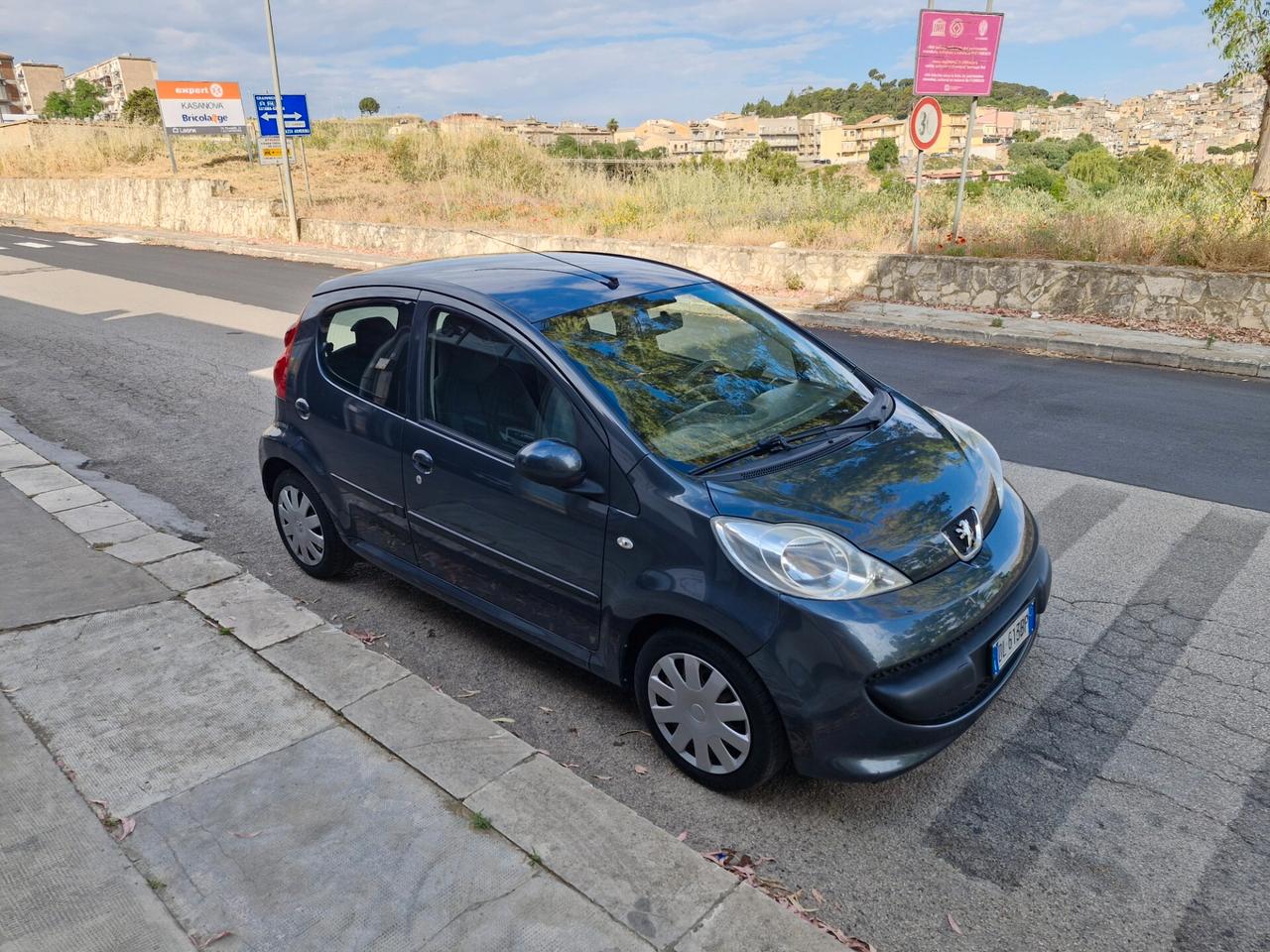 Peugeot 107 1.4 HDi 5p. Sweet Years