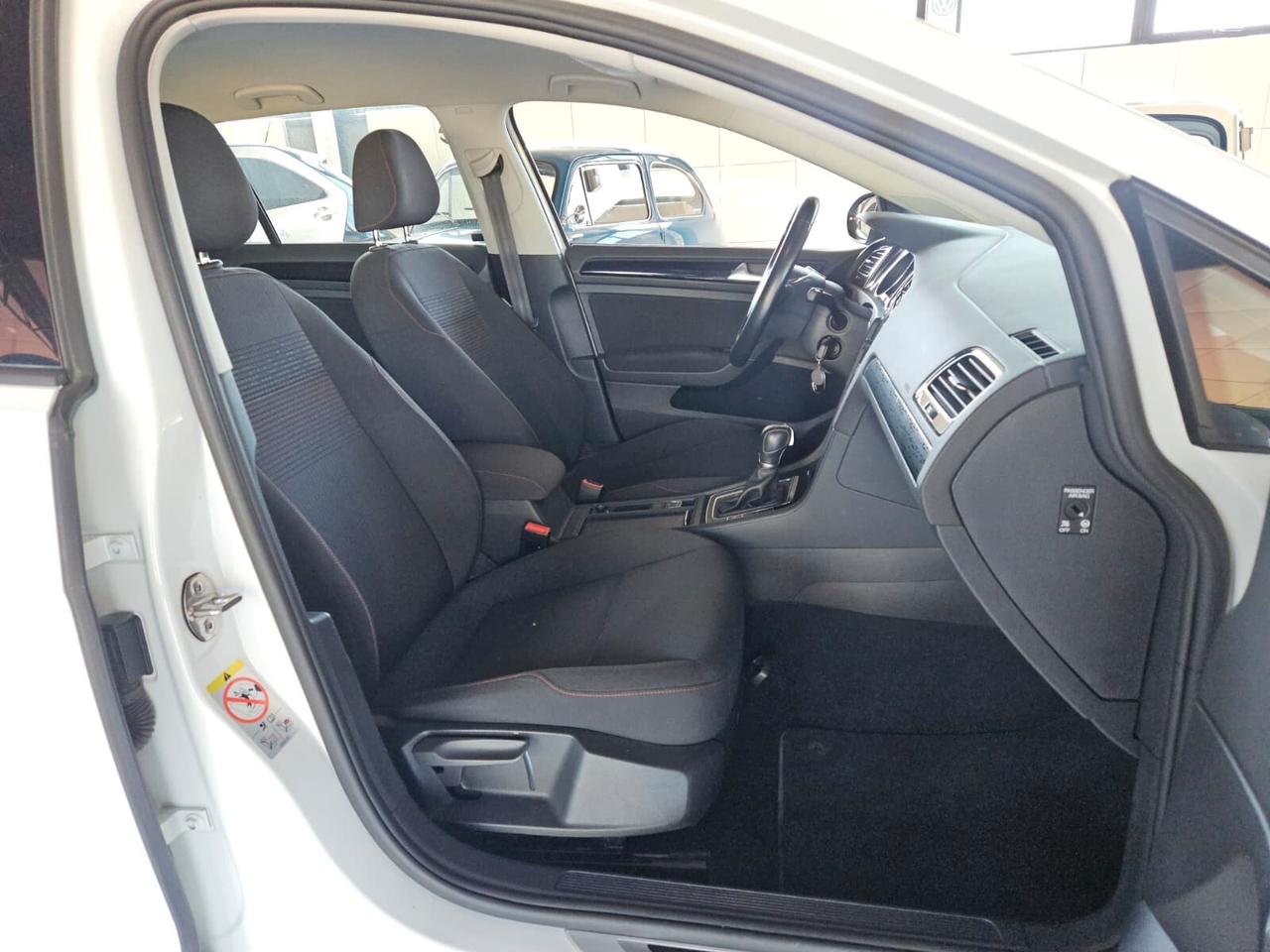 Volkswagen Golf 1.0 TSI 110 CV DSG Sound Edition