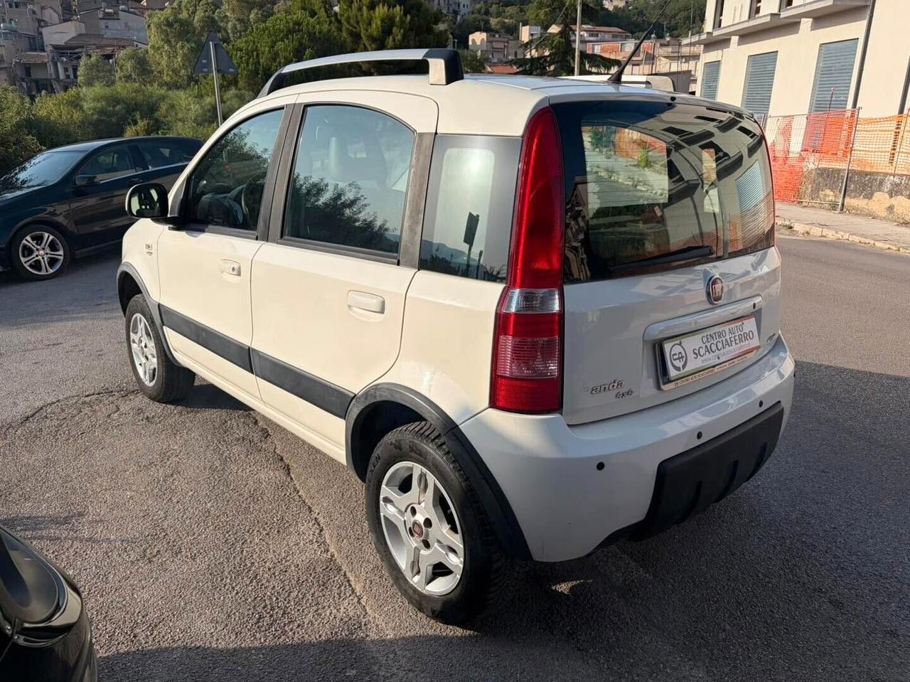 Fiat Panda 1.3 MJT 16V DPF 4x4 Climbing