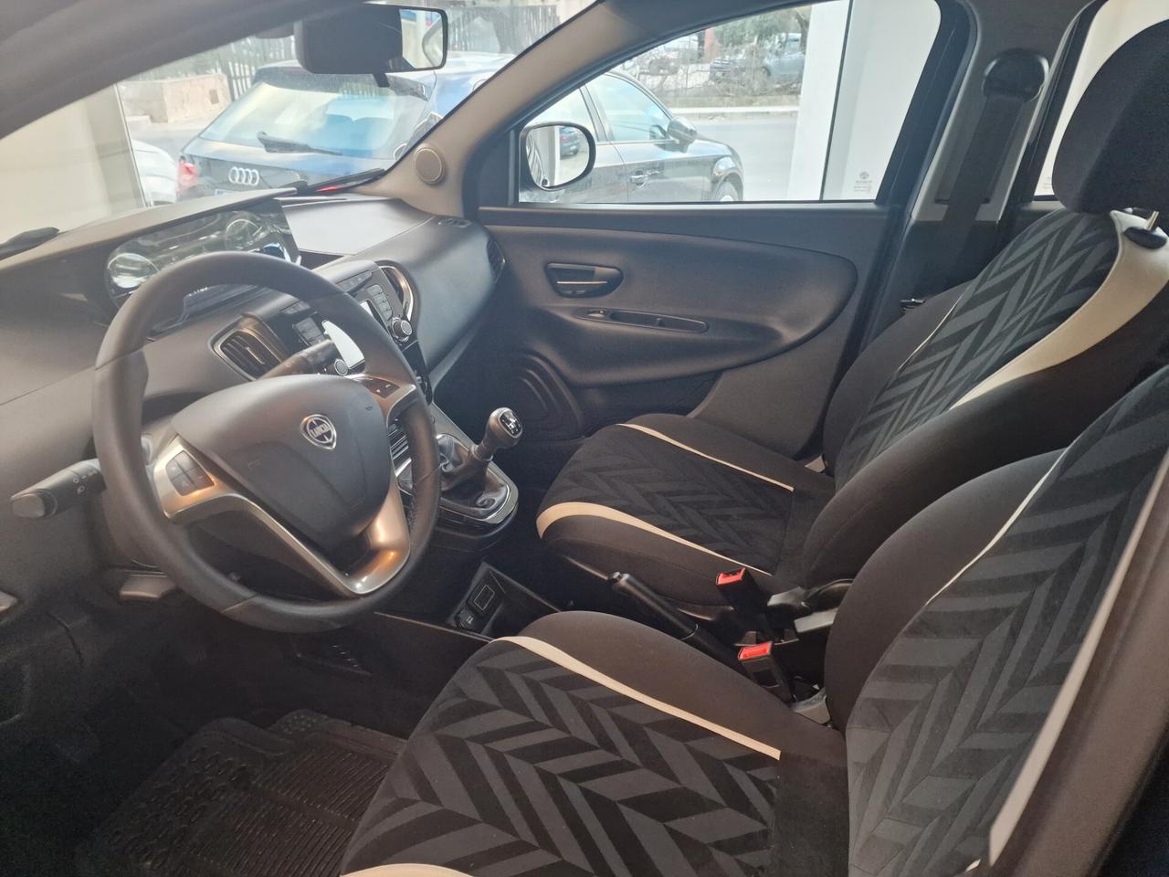 Lancia Ypsilon 1.3 MJT 16V 95 CV 5 porte S&S Gold