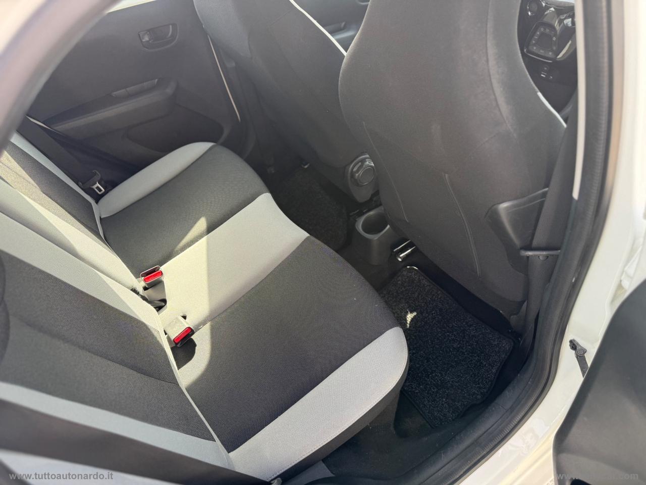 TOYOTA Aygo 1.0 VVT-i 69 CV 5p. x-wave