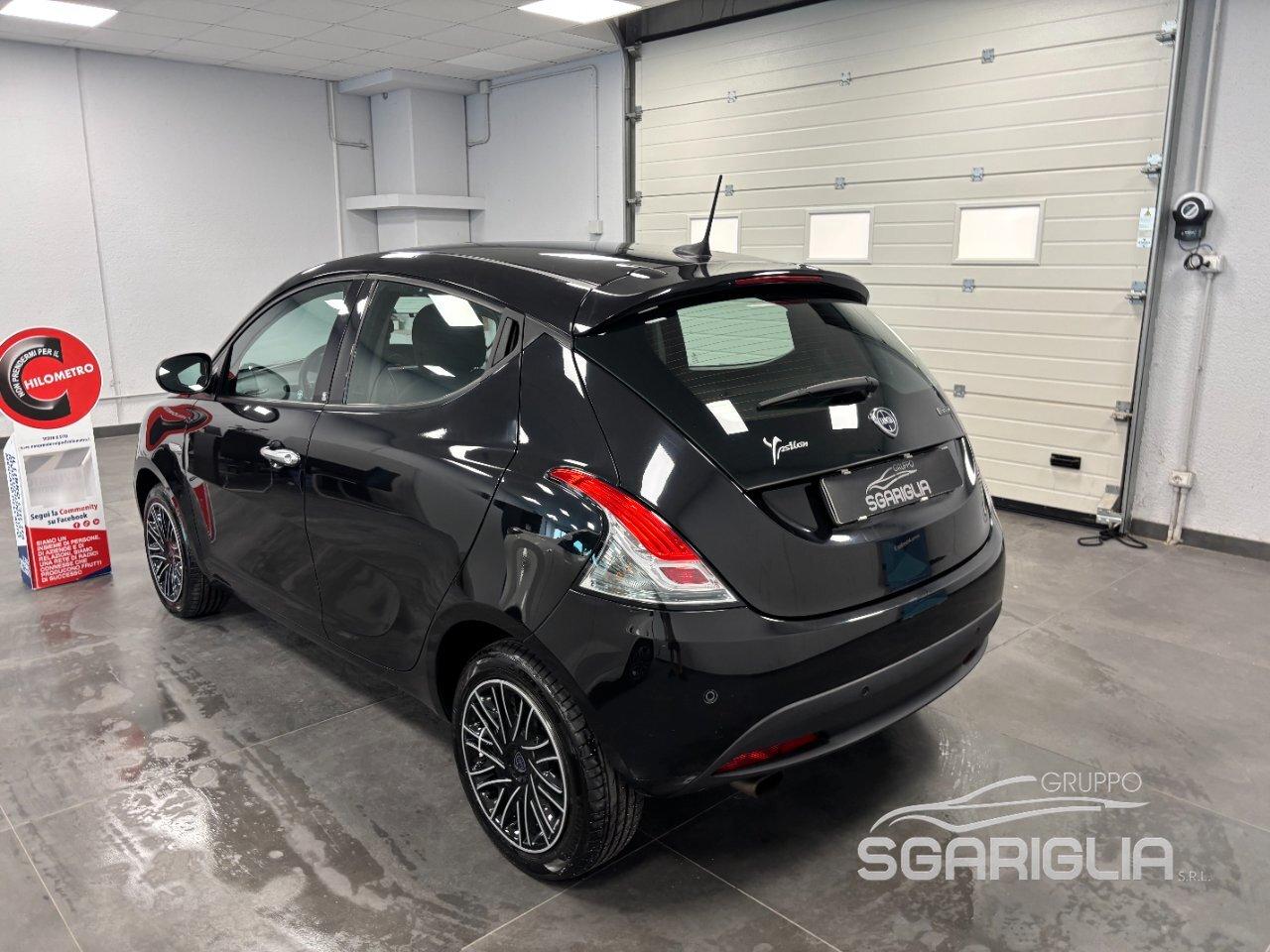 Lancia Ypsilon 1.0 Benzina Hybrid Ecochic Gold 5 Porte