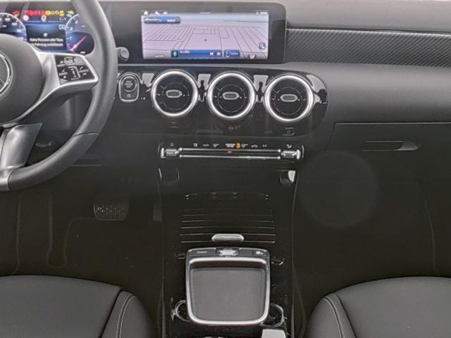 MERCEDES-BENZ A 180 Automatic Progressive Advanced