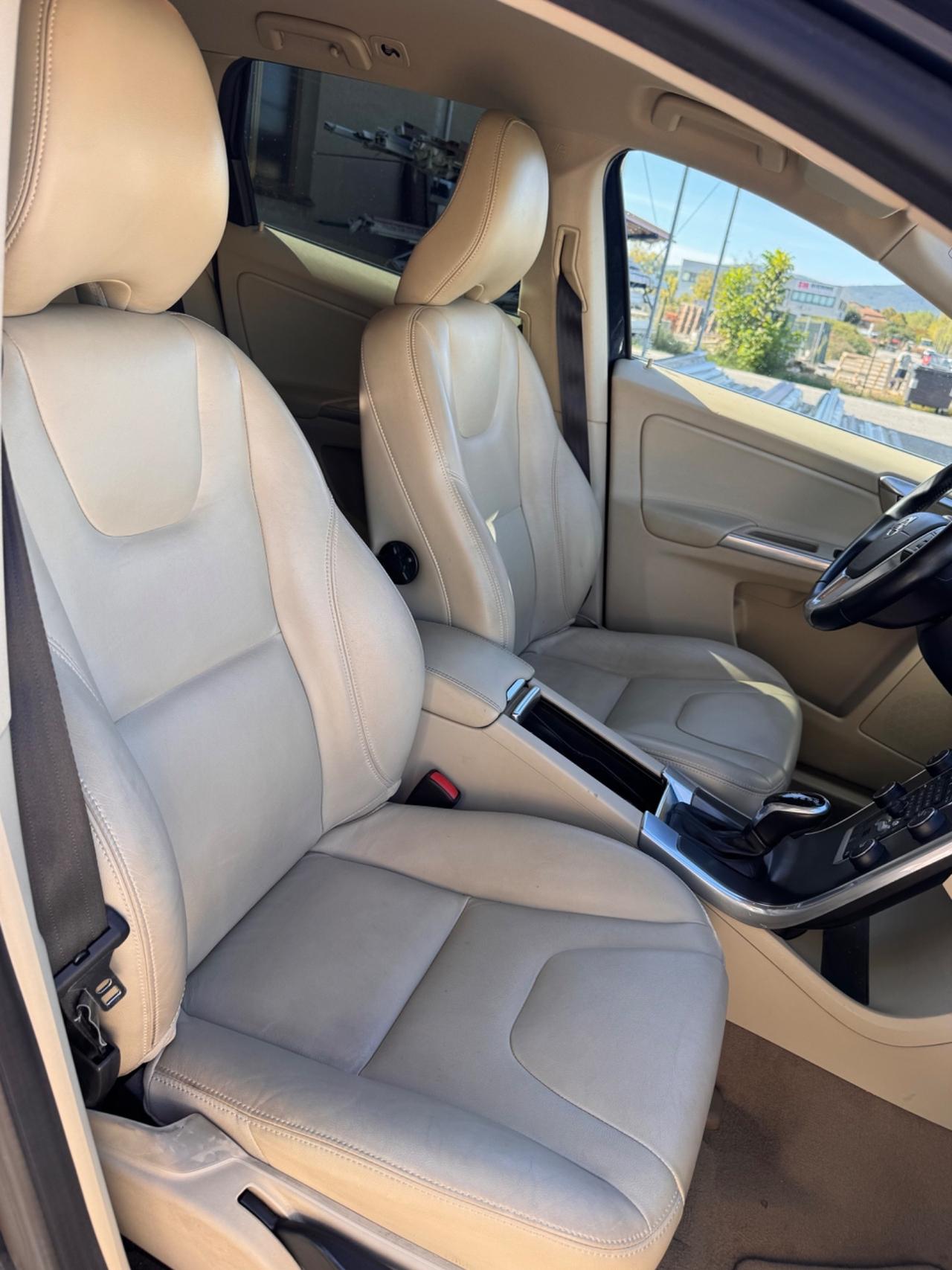 Volvo XC 60 XC60 D4 Geartronic R-design Momentum