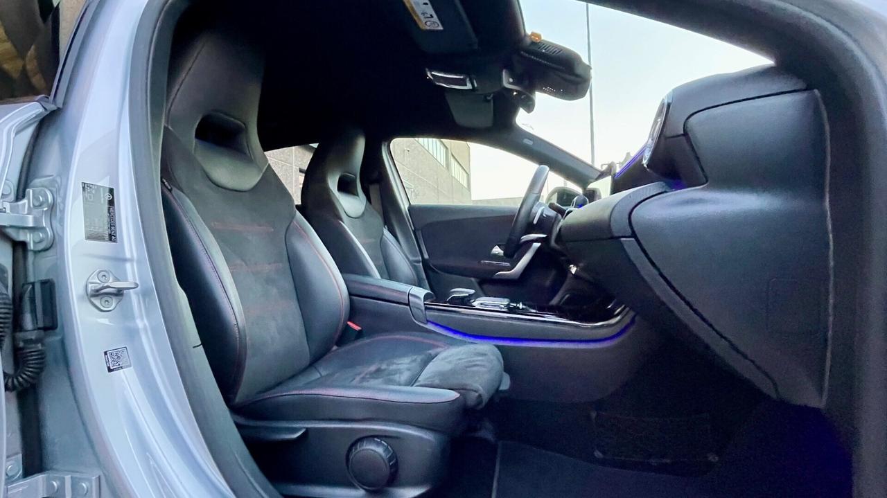 MERCEDES-BENZ CLASSE A250 2.0 PREMIUM 4-MATIC 224CV - ALCANTARA, SEDILI RISCALDABILI, PACCHETTO LUCI