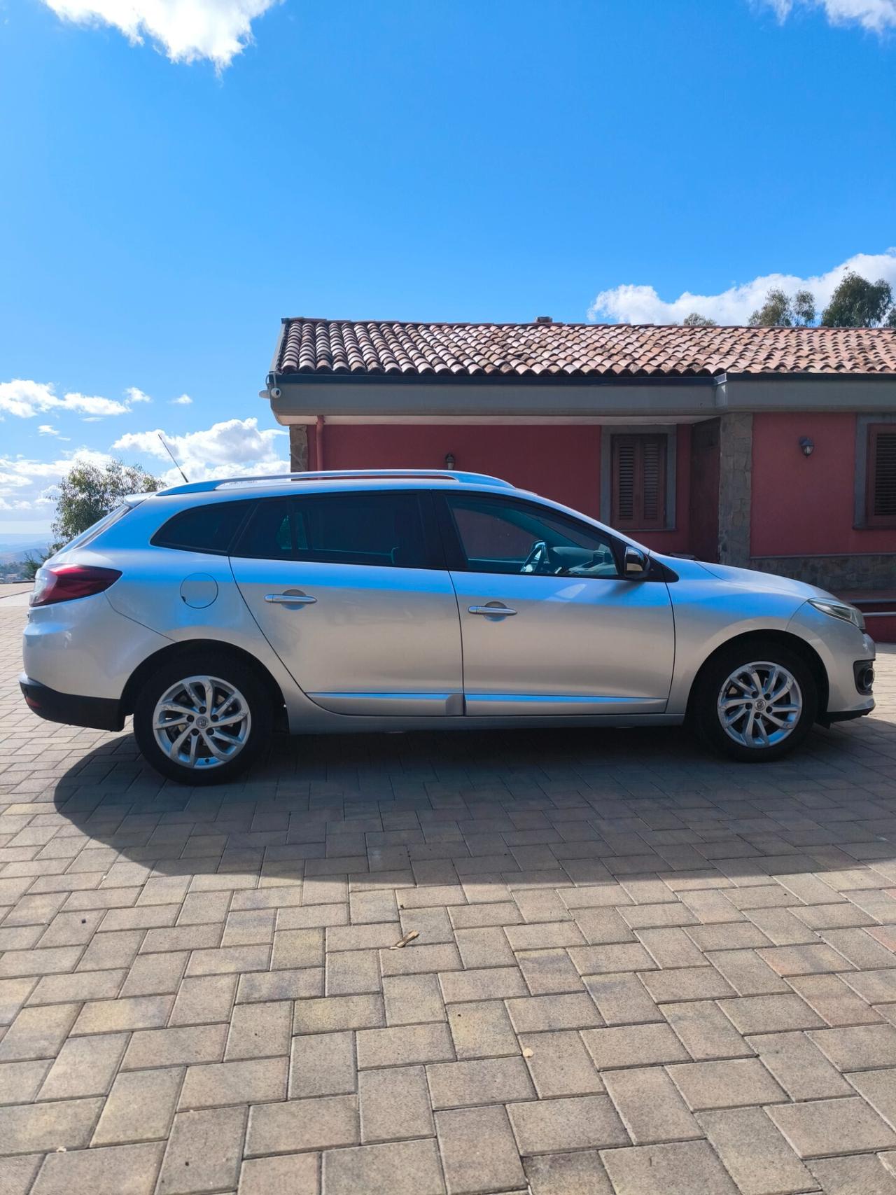 Renault Mégane 1.5 dCi 110CV EDC SporTour Limited