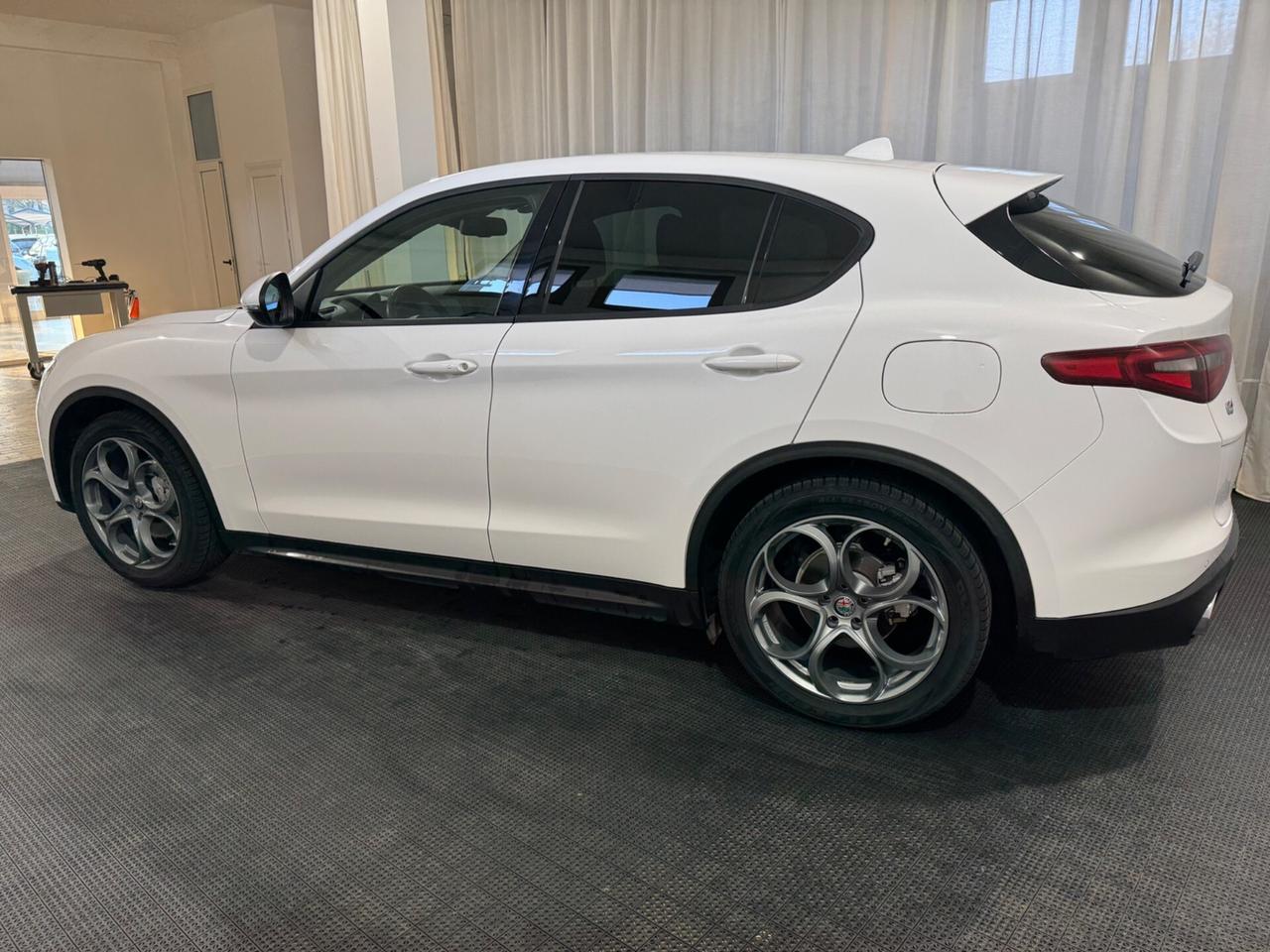 Alfa Romeo Stelvio 2.2 Turbodiesel 190 CV AT8 Q4 Business