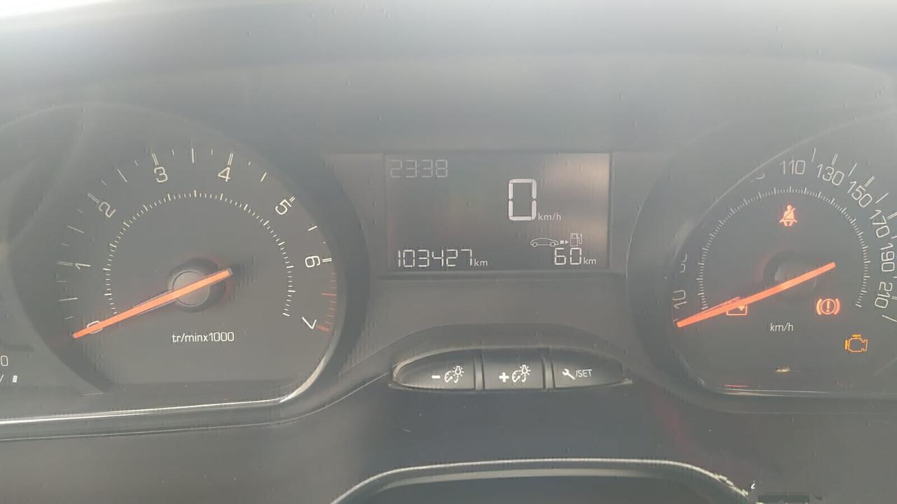 Peugeot 208 PureTech 82 5 porte Access