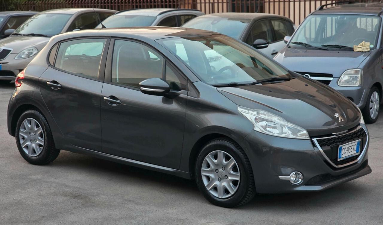 Peugeot 208 1.4 HDi 68 CV 5 porte Active 2014