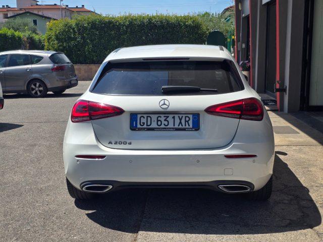 MERCEDES-BENZ A 200 d Automatic LED Ambient 64 MBux Navi NIGHT Pack 18