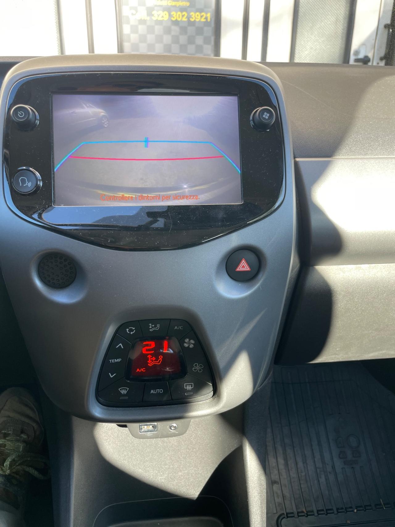 Toyota Aygo Connect 1.0 VVT-i 72 CV 5 porte x-cite MMT