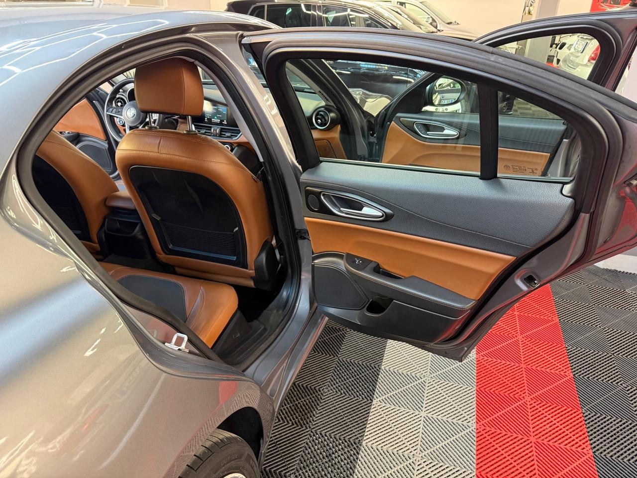 Alfa Romeo Giulia 2.2 JTDM Business - FABIANOAUTO