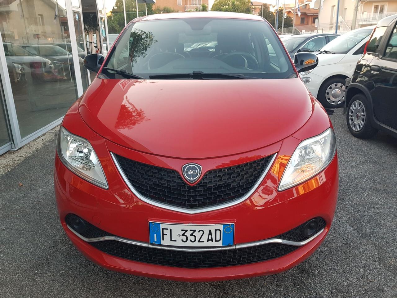 Lancia Ypsilon 1.2 69 CV 5 porte Silver GPL