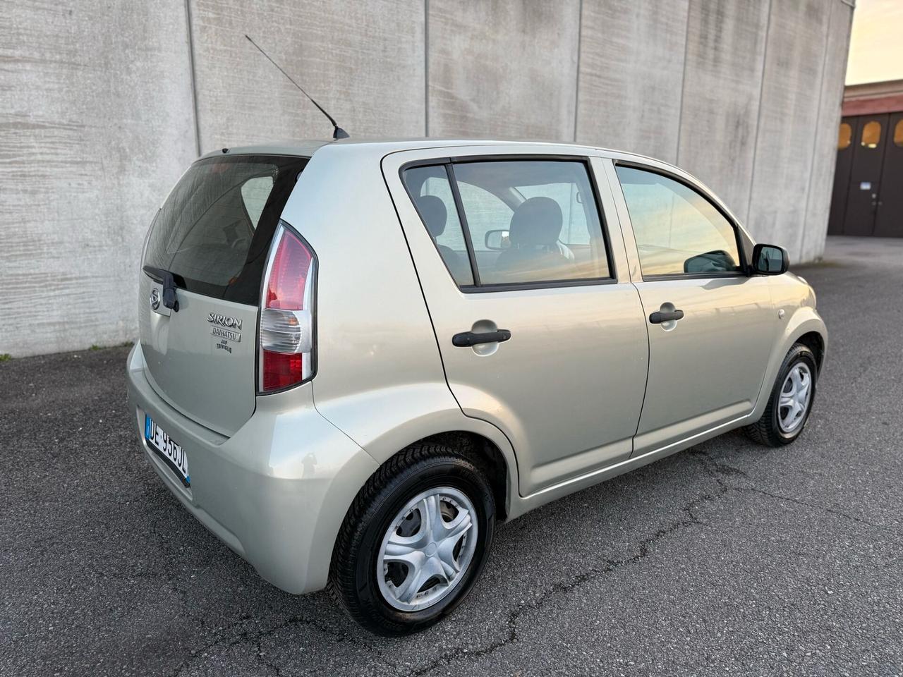 Daihatsu Sirion 1.0 Benzina 69cv NEOPATENTATI