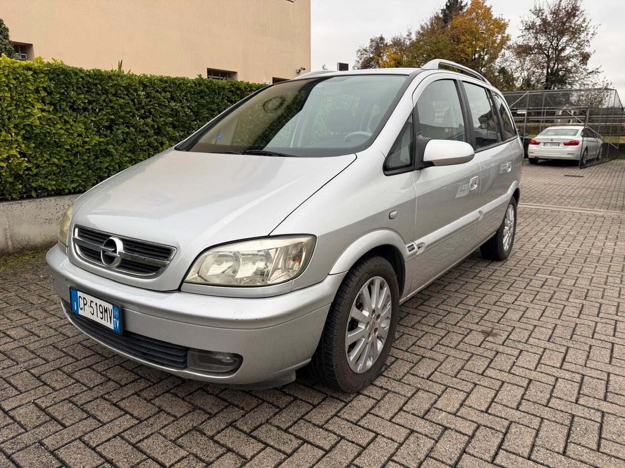 Opel Zafira Elegance 7 POSTI