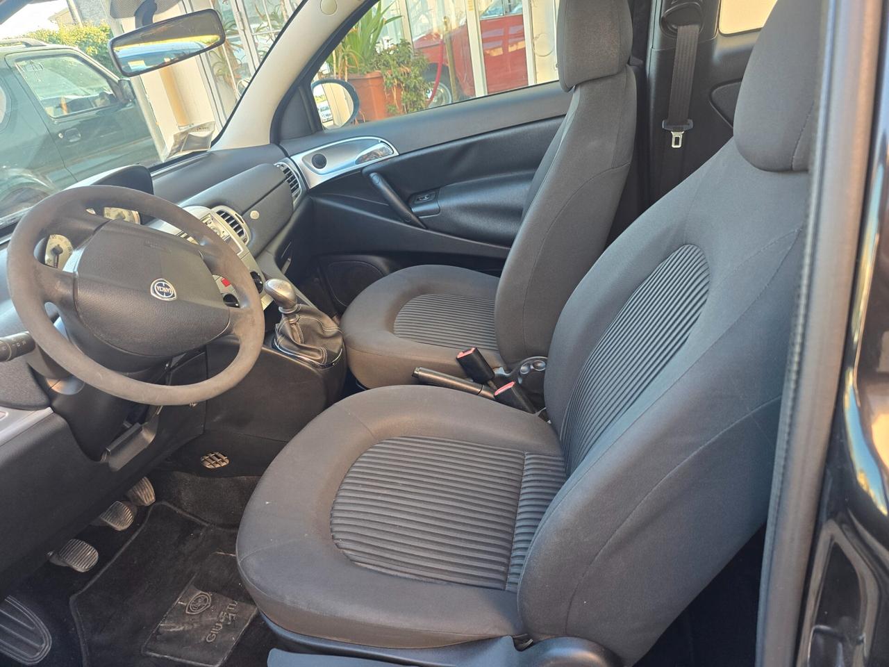 Lancia Ypsilon 1.2 69 CV Argento